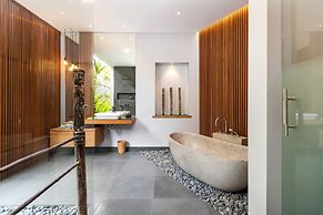 Villa Castil di Udara by Villa Finder