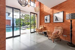 Villa Castil di Udara by Villa Finder