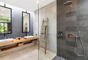 Villa Castil di Udara by Villa Finder