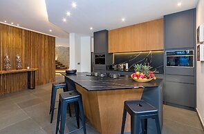 Villa Castil di Udara by Villa Finder