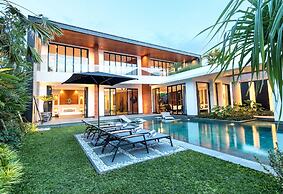 Villa Castil di Udara by Villa Finder