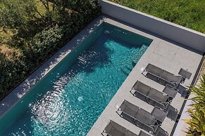 Pool Sapore Di Mare Apartments