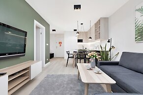 Apartament Deluxe Platany A43 by Renters