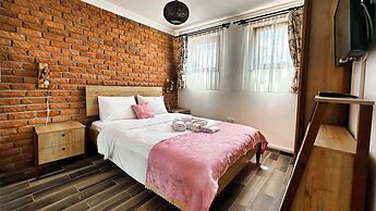 Adayel Otel & Bağ Evi