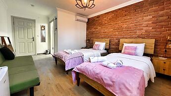 Adayel Otel & Bağ Evi