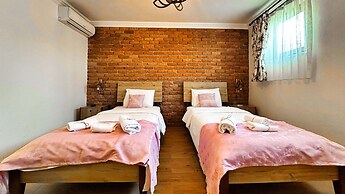 Adayel Otel & Bağ Evi