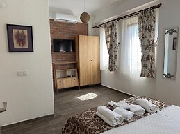 Adayel Otel & Bağ Evi