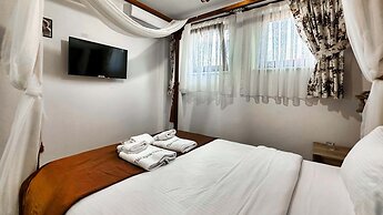 Adayel Otel & Bağ Evi