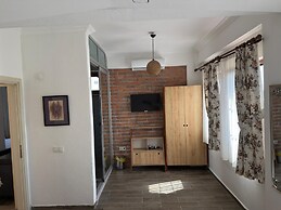 Adayel Otel & Bağ Evi