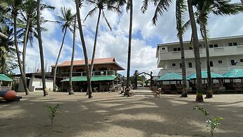 Shoreland Beach Resort by Cocotel