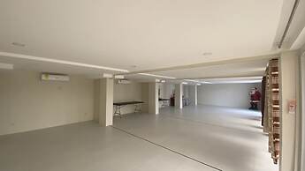 Shoreland Beach Resort by Cocotel