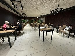 Marina Green Suit Hotel