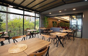 Marina Green Suit Hotel