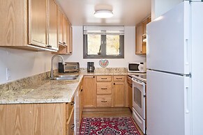 West Vail Riverfront Lodging, Colorado