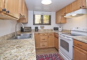 West Vail Riverfront Lodging, Colorado