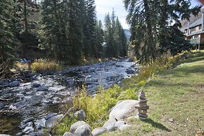 West Vail Riverfront Lodging, Colorado