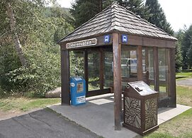 West Vail Riverfront Lodging, Colorado