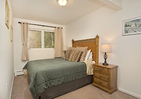 West Vail Riverfront Lodging, Colorado