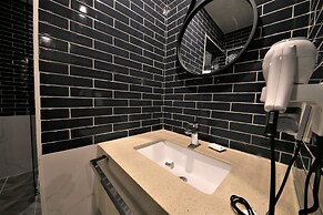 Gupo Brown-Dot Hotel