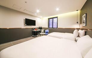 Gupo Brown-Dot Hotel