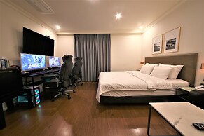 Gupo Brown-Dot Hotel