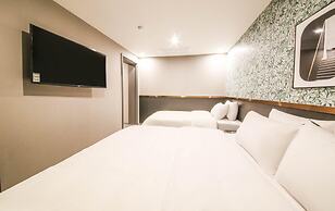 Gupo Brown-Dot Hotel