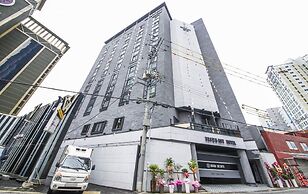 Gupo Brown-Dot Hotel