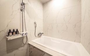 Gupo Brown-Dot Hotel