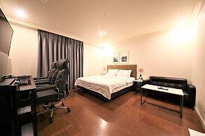 Gupo Brown-Dot Hotel