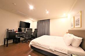 Gupo Brown-Dot Hotel