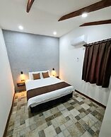 Milyos Hotel