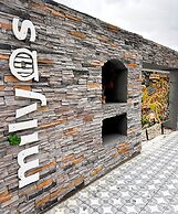 Milyos Hotel