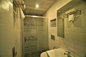 Milyos Hotel