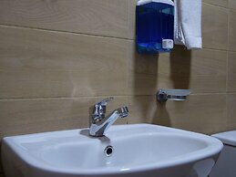 Twins Downtown Hotel