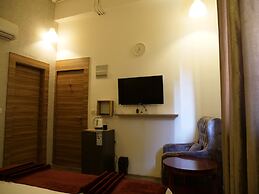 Twins Downtown Hotel