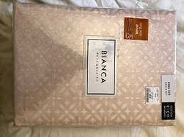 Beautiful 2 Bed Balcony Apart Seafront Eastbourne