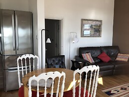 Beautiful 2 Bed Balcony Apart Seafront Eastbourne