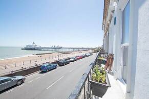 Beautiful 2 Bed Balcony Apart Seafront Eastbourne