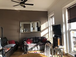 Beautiful 2 Bed Balcony Apart Seafront Eastbourne