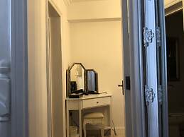 Beautiful 2 Bed Balcony Apart Seafront Eastbourne