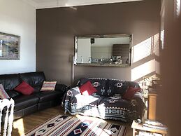 Beautiful 2 Bed Balcony Apart Seafront Eastbourne