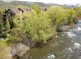 Canyon Run I-203 2 Bedroom Condo by RedAwning