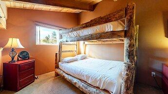 Mammoth View Villas 3 Walk to Village Gondola, Cozy Mountain Cabin in 