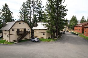 Mammoth View Villas 3 Walk to Village Gondola, Cozy Mountain Cabin in 