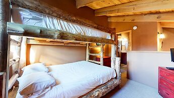 Mammoth View Villas 3 Walk to Village Gondola, Cozy Mountain Cabin in 