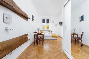 Old Town Basztowa Apartment by Renters