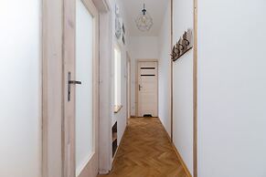 Old Town Basztowa Apartment by Renters