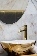 Studio With Jacuzzi by Renters Prestige