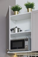 Studio With Jacuzzi by Renters Prestige