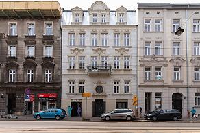 Studio With Jacuzzi by Renters Prestige